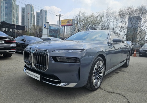 BMW 7 Series (G70)