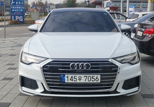 Audi A6 (C8)