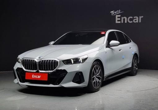 BMW 5 Series (G60)