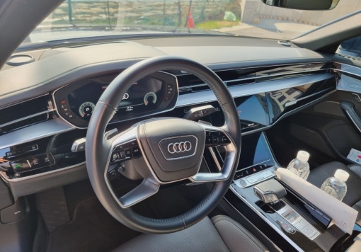 Audi A8 (D5)