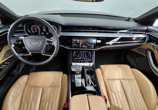 Audi A8 (D5)