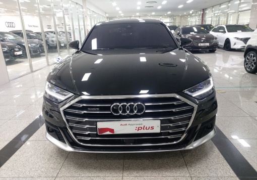 Audi A8 (D5)