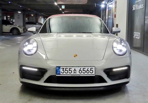 Porsche 911 (992)