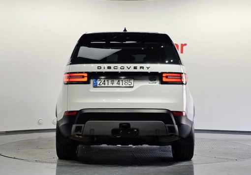 Land rover discovery 5