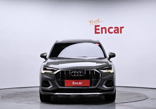 Audi Q3 (F3)