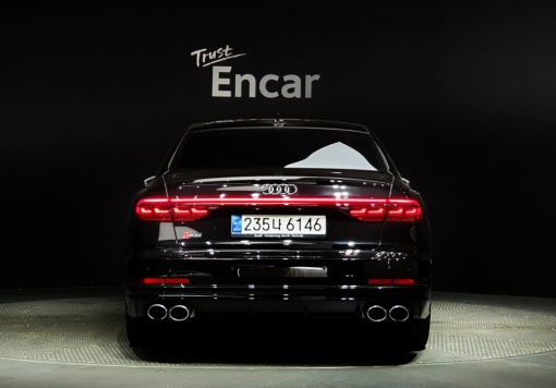 Audi S8 (D5)