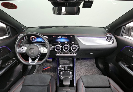 Mercedes-Benz EQA-H243
