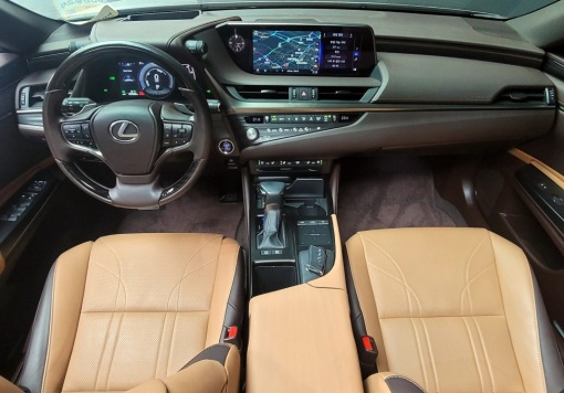 Lexus ES300h 7th generation