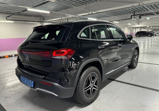 Mercedes-Benz EQA-H243
