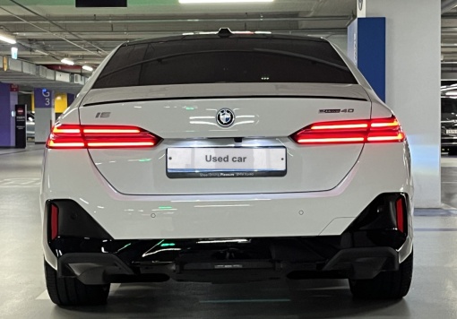 BMW i5 (G60)