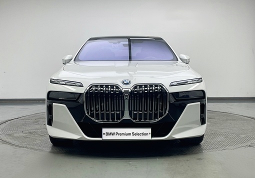 BMW i7 (G70)