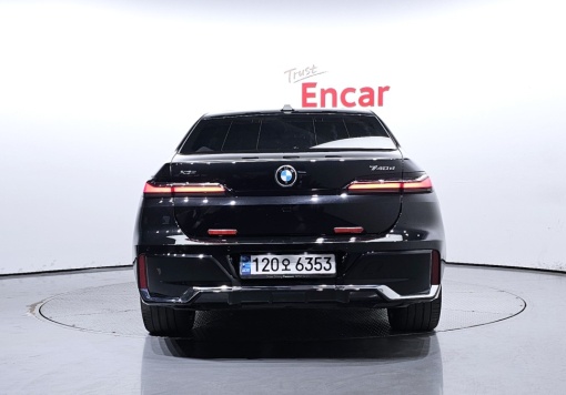 BMW 7 Series (G70)