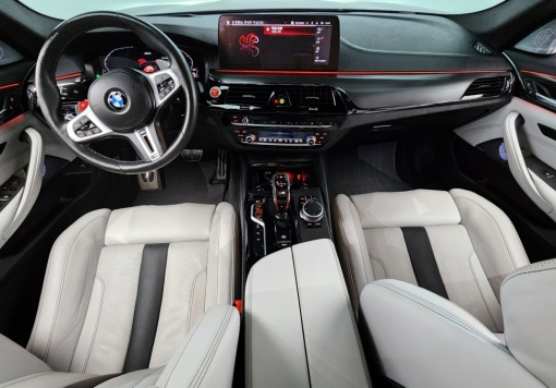 BMW M5 (F90)