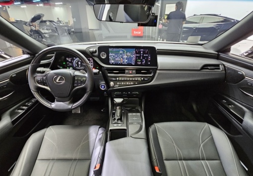 Lexus ES300h 7th generation