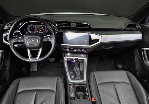 Audi Q3 (F3)