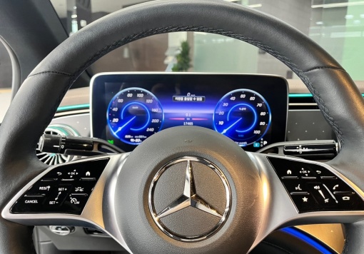 Mercedes-Benz EQE-V295