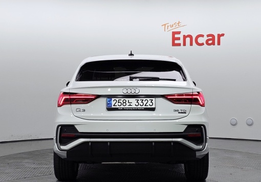 Audi Q3 (F3)