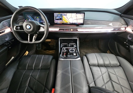 BMW 7 Series (G70)