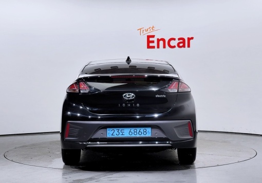 Hyundai The new Ioniq electric