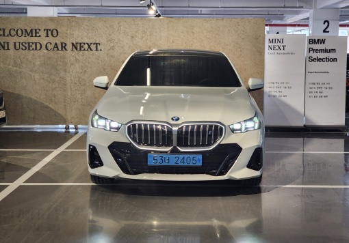 BMW i5 (G60)