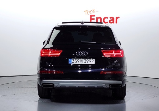 Audi Q7 (4M)