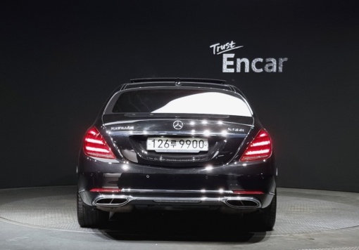 Mercedes-Benz S-Class W222