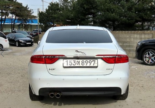 Jaguar XF (X260)