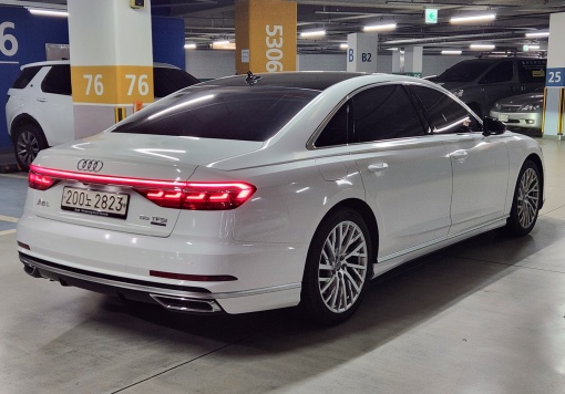 Audi A8 (D5)