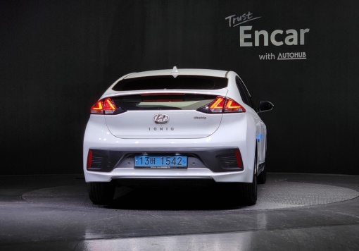 Hyundai The new Ioniq electric