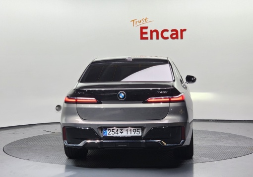 BMW 7 Series (G70)