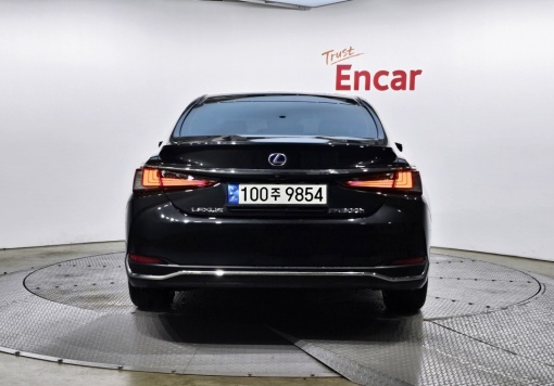 Lexus ES300h 7th generation