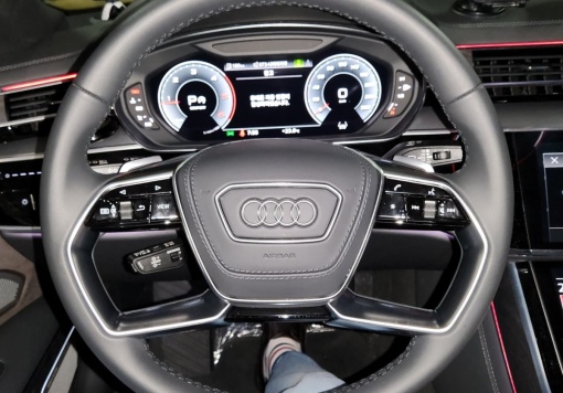 Audi A8 (D5)