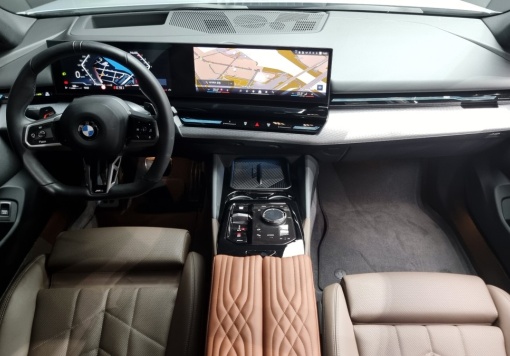 BMW 5 Series (G60)