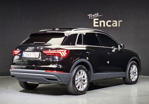 Audi Q3 (F3)