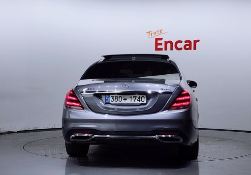 Mercedes-Benz S-Class W222