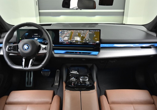 BMW i5 (G60)