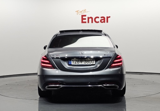 Mercedes-Benz S-Class W222