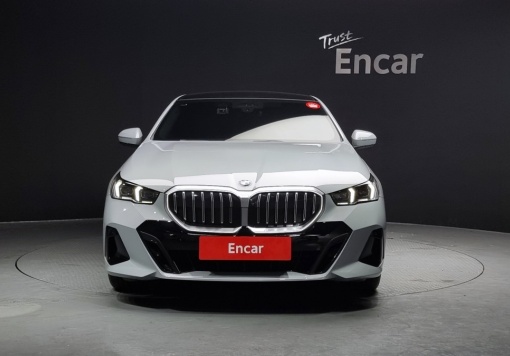 BMW 5 Series (G60)