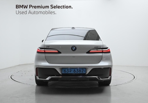 BMW i7 (G70)
