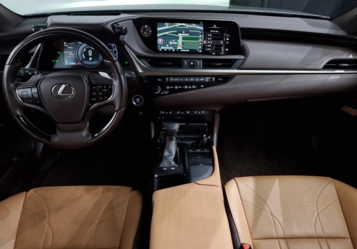 Lexus ES300h 7th generation