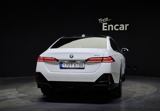 BMW 5 Series (G60)