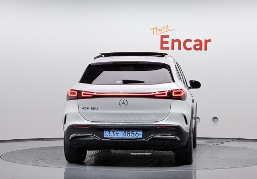 Mercedes-Benz EQA-H243