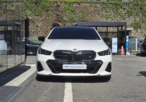 BMW i5 (G60)