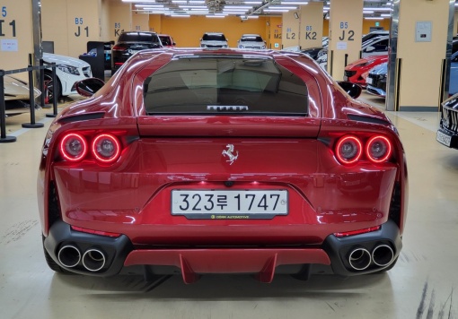 Ferrari 812 super fast