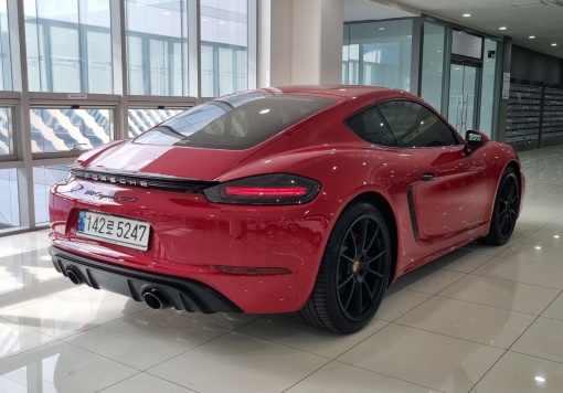 Porsche 718 Cayman