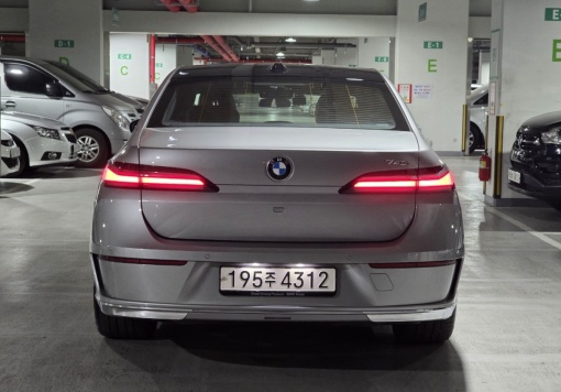 BMW 7 Series (G70)