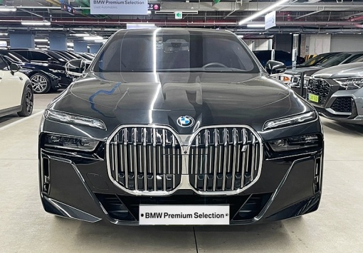 BMW i7 (G70)