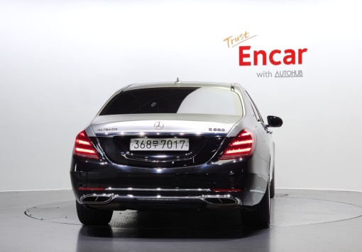 Mercedes-Benz S-Class W222