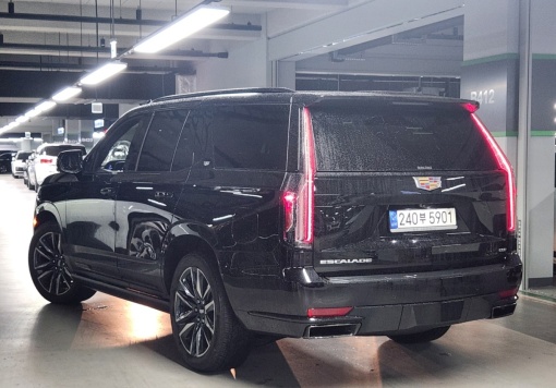 Cadillac Escalade 5th Gen