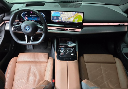 BMW i5 (G60)